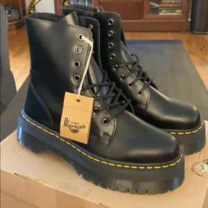 Dr. Martens Jadon women’s size 8